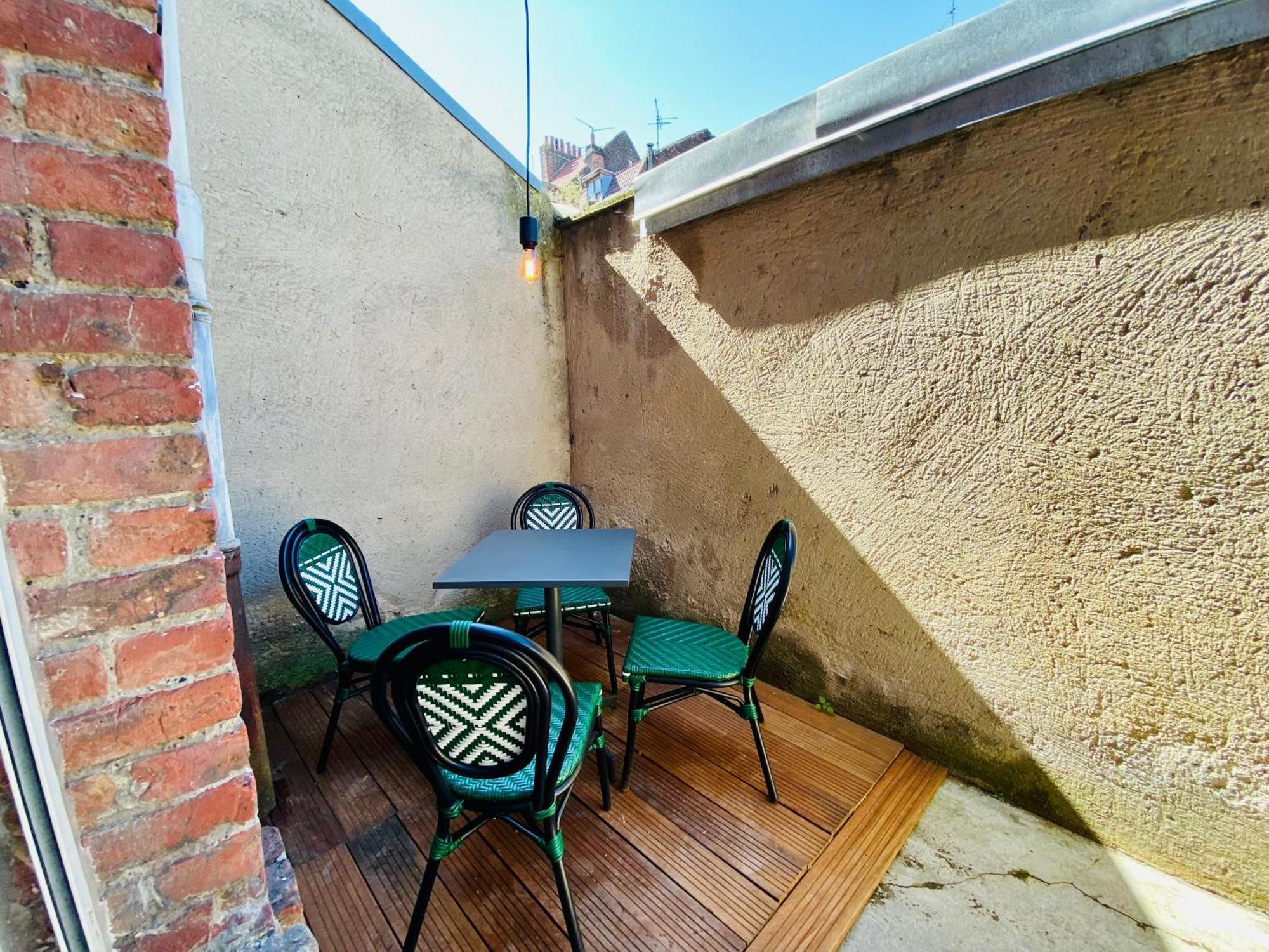 Oasis Urbaine - Spacieux Et Calme Avec Patio Lille Eksteriør billede